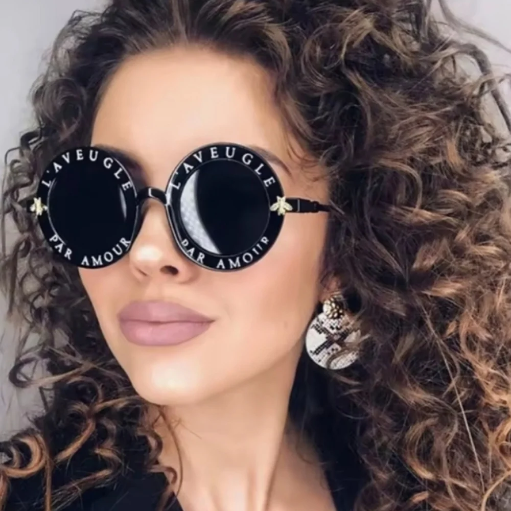 boutique stylish bold